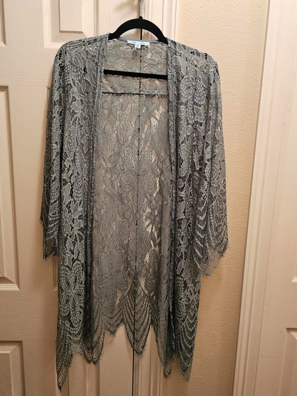 She+Sky Medium Sage Green Lace Kimono